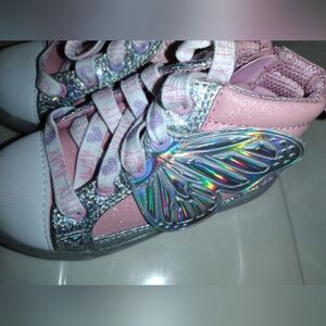 Pink & Silver Light-Up Shoes with Wings (8 Toddler) – Zip-Up Kids Sneakers